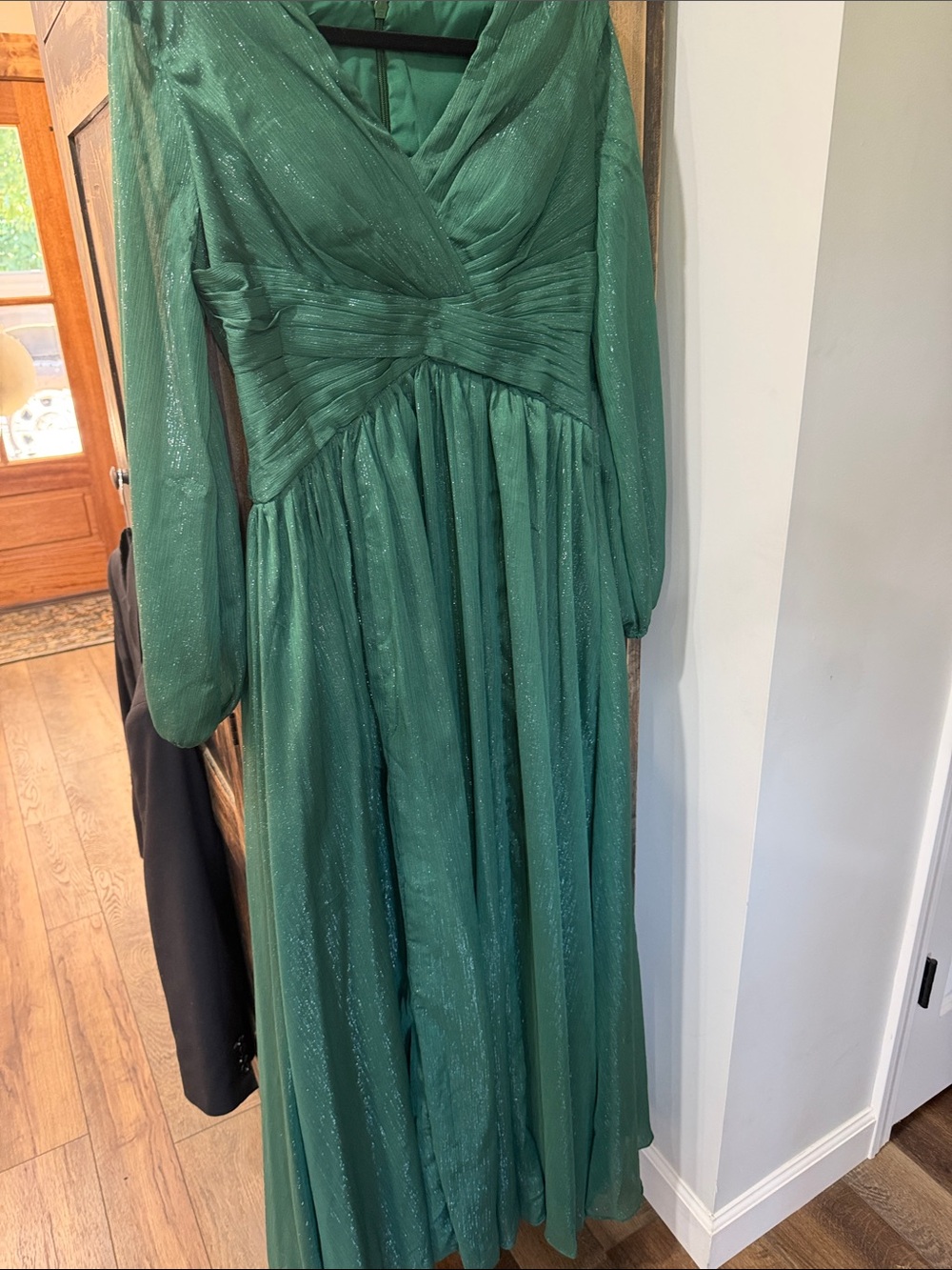 Faeriesty Elegant Green Evening Dress with shimmer - Picture 2 of 3